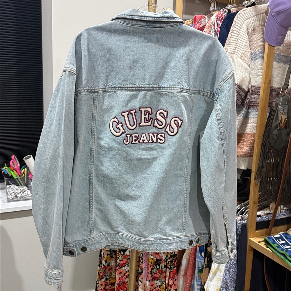 Nwt Guess Men Oversized Trucker Jacket Denim XL Light Wash - Picture 5 of 5